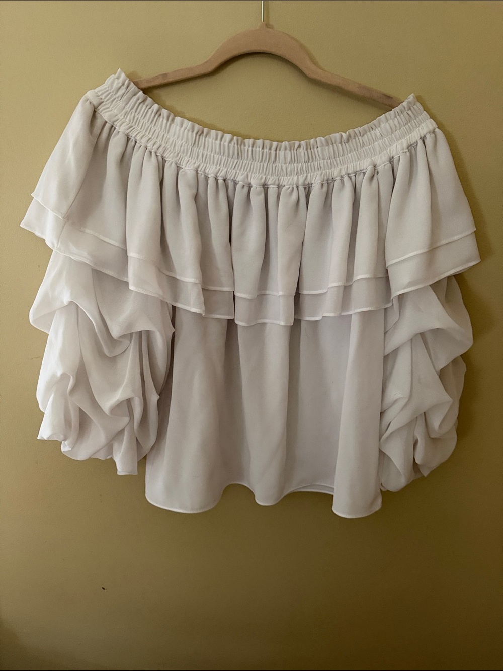 NWOT MISA Los Angeles Off-Shoulder White Ruffle Women's Top